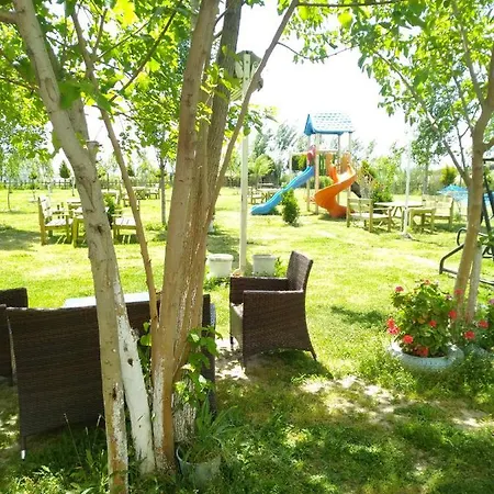 Deniz Kizi Garden *