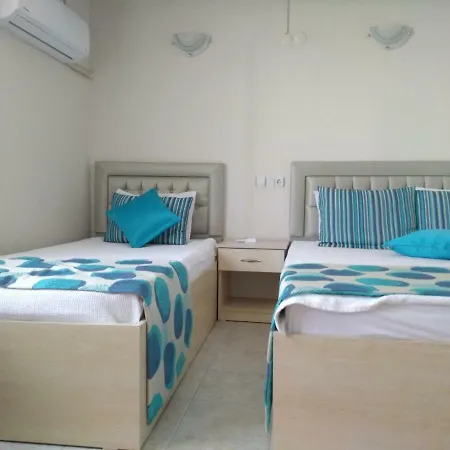 לינה וארוחת בוקר Deniz Kizi Garden