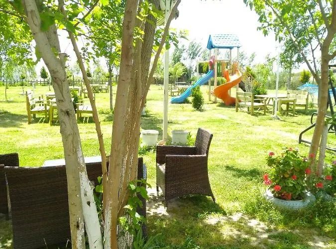 Deniz Kizi Garden *