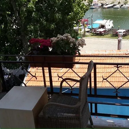 לינה וארוחת בוקר Deniz Kizi Garden *