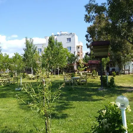 Deniz Kizi Garden B&B *