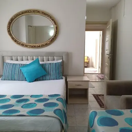 Deniz Kizi Garden Bed & Breakfast