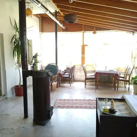 Deniz Kizi Garden Bed & Breakfast *