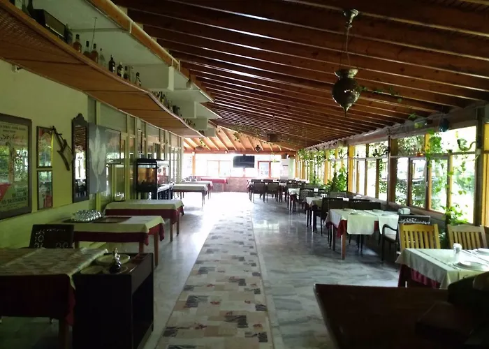 Deniz Kizi Garden Bed & Breakfast