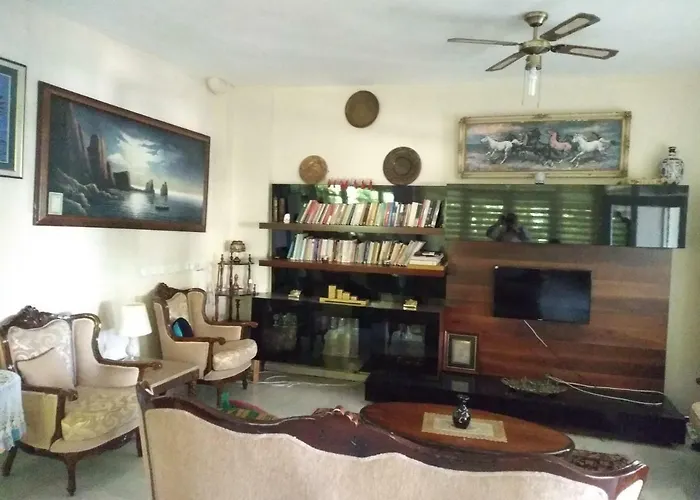 Deniz Kizi Garden Bed & Breakfast Gumuldur