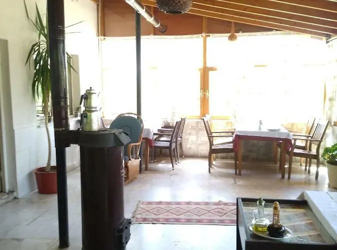 Deniz Kizi Garden Bed & Breakfast *