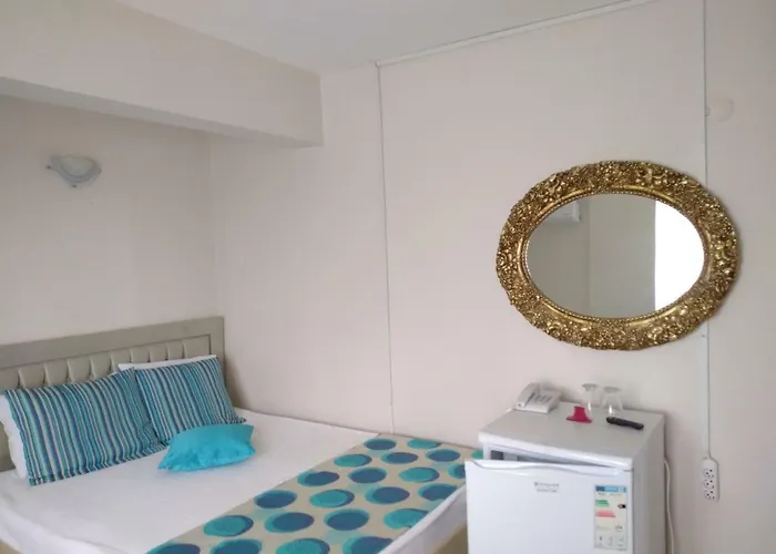 Deniz Kizi Garden Bed & Breakfast Gumuldur